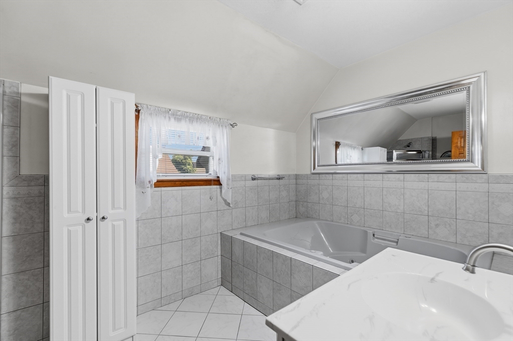 167 Center St Property Photo 30