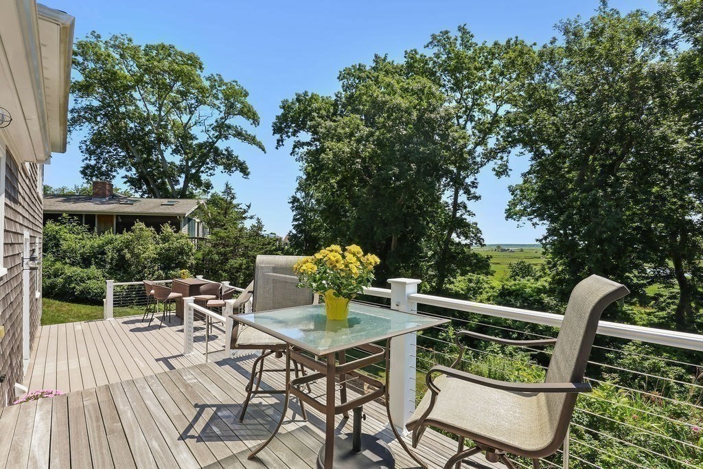 20 Burg Ave Property Photo 32