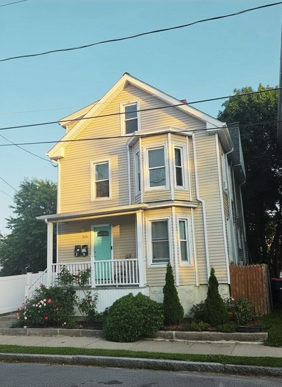 300 Maxfield Property Photo 1
