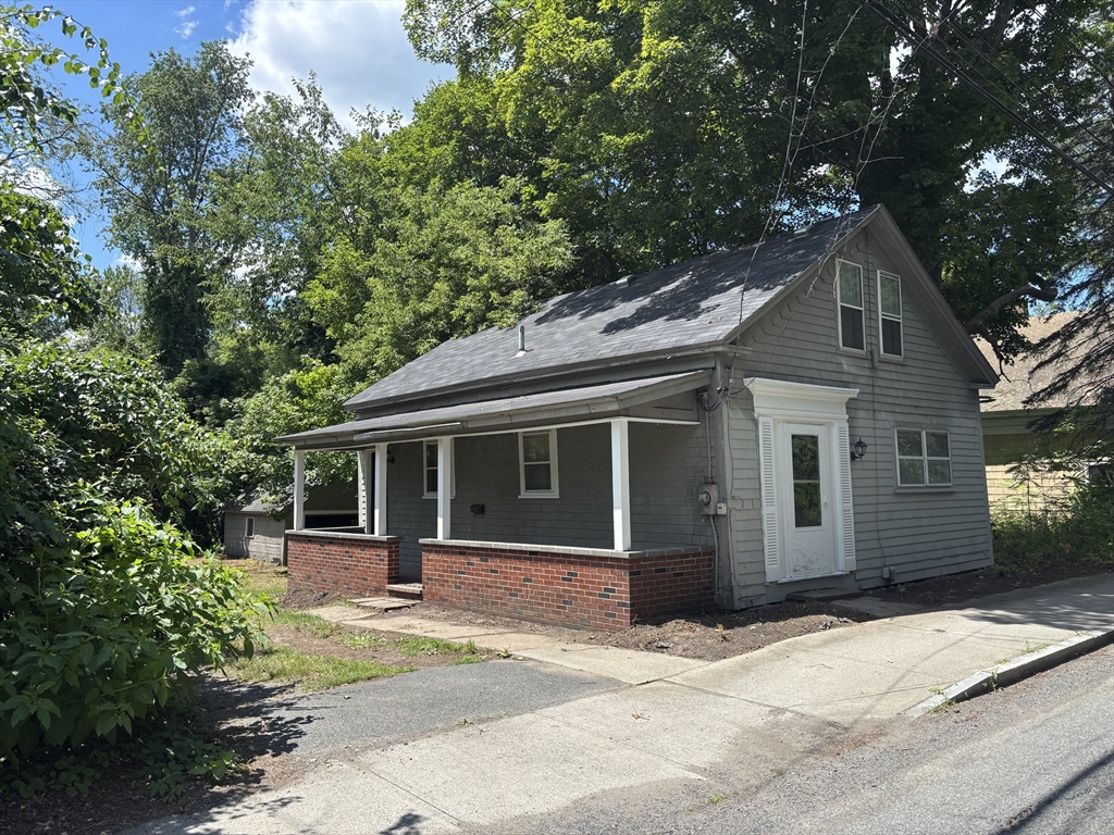 97 W Main St Property Photo 1