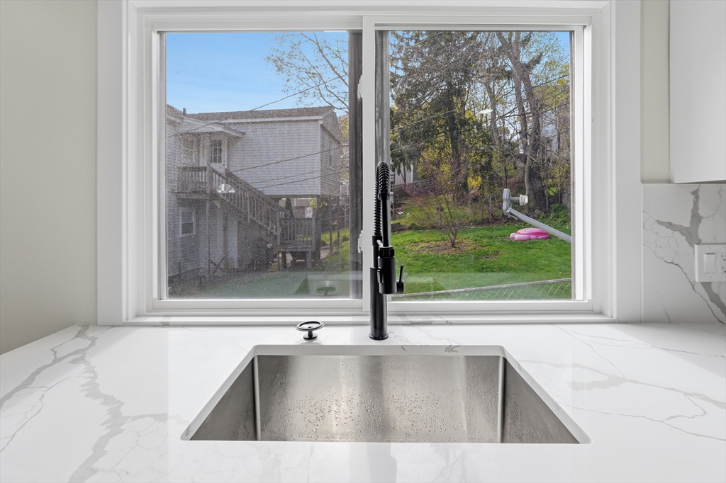 25 Johnson St Property Photo 12