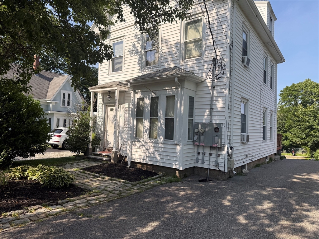 211 Court St Property Photo 1