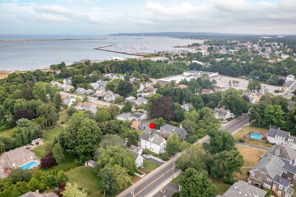 211 Court St Property Photo 4