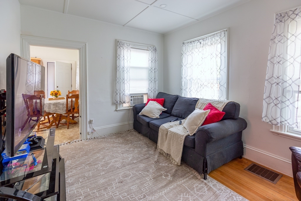 211 Court St Property Photo 7