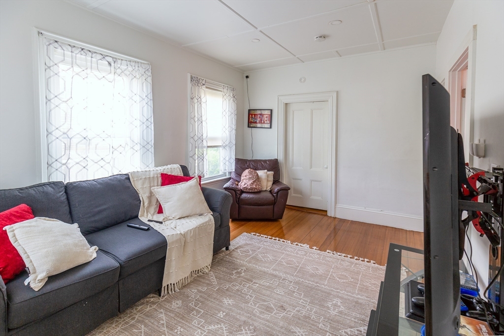 211 Court St Property Photo 8