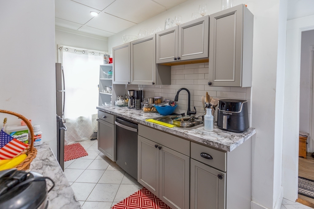 211 Court St Property Photo 13