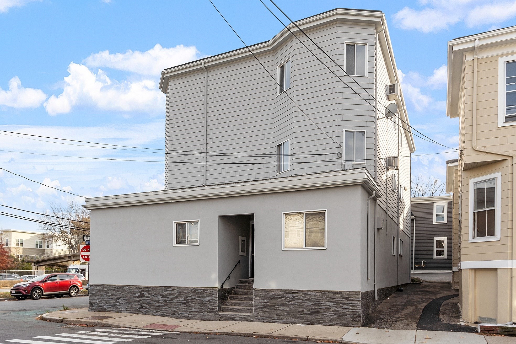 44 Dana # 2 Property Photo 22