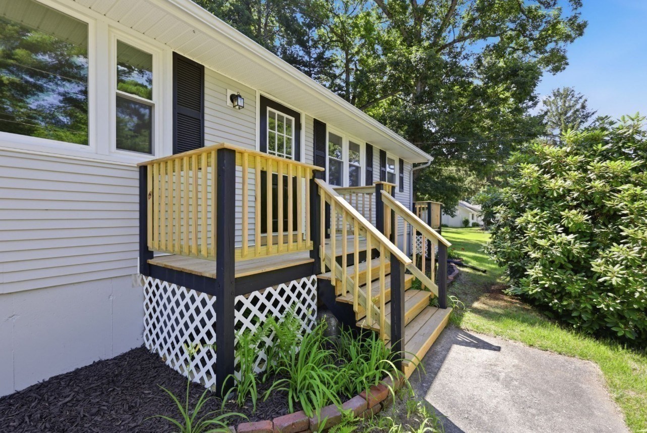 71 Beech St Property Photo 1