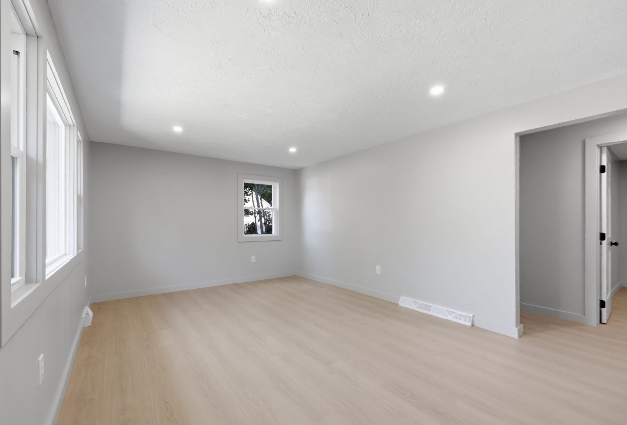 71 Beech St Property Photo 6