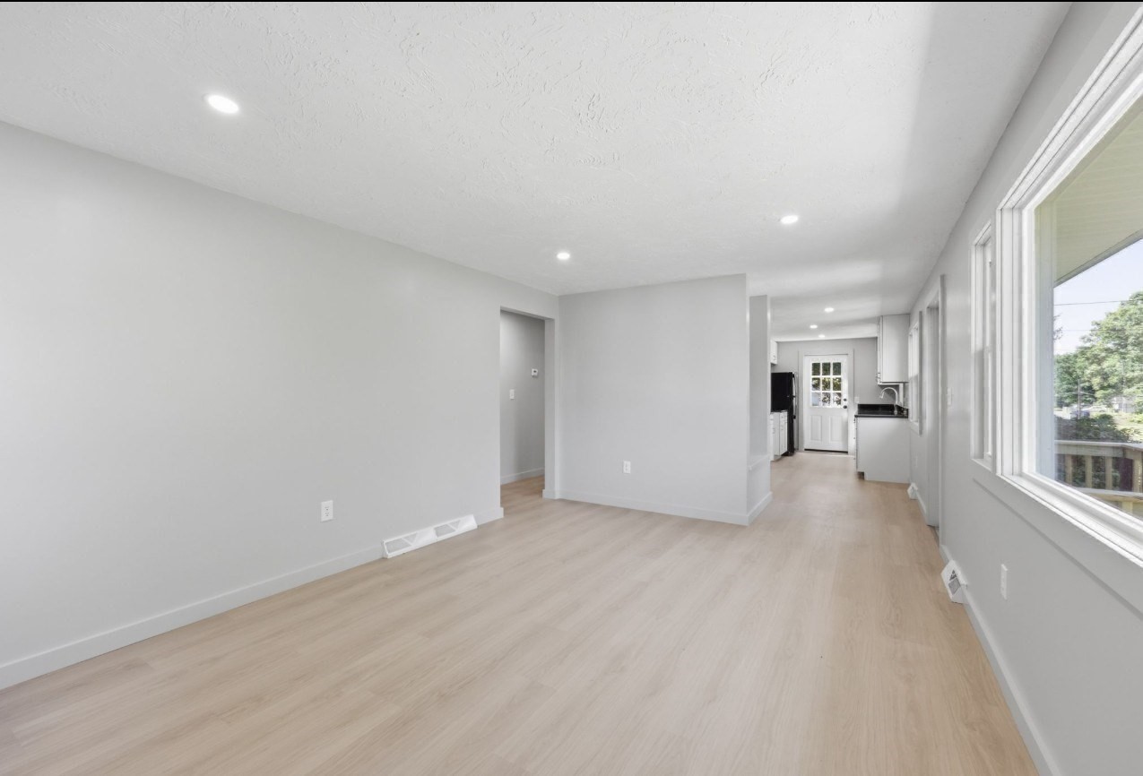 71 Beech St Property Photo 7
