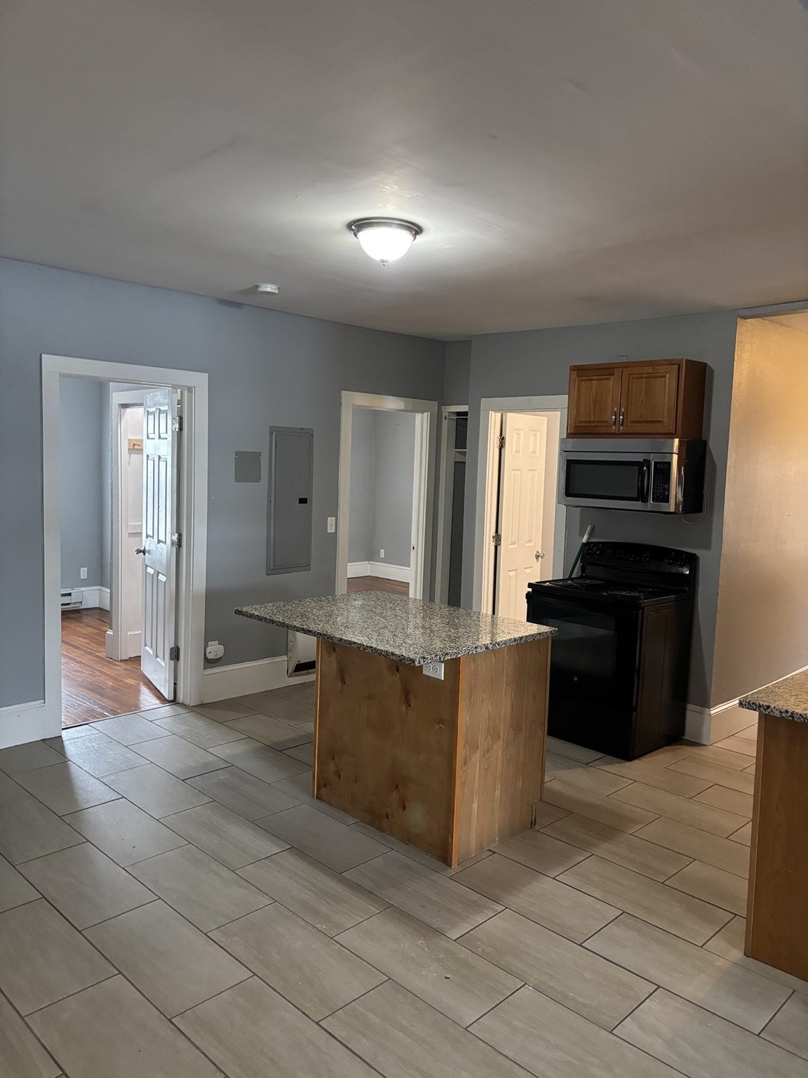 32 Nassau St Property Photo 8