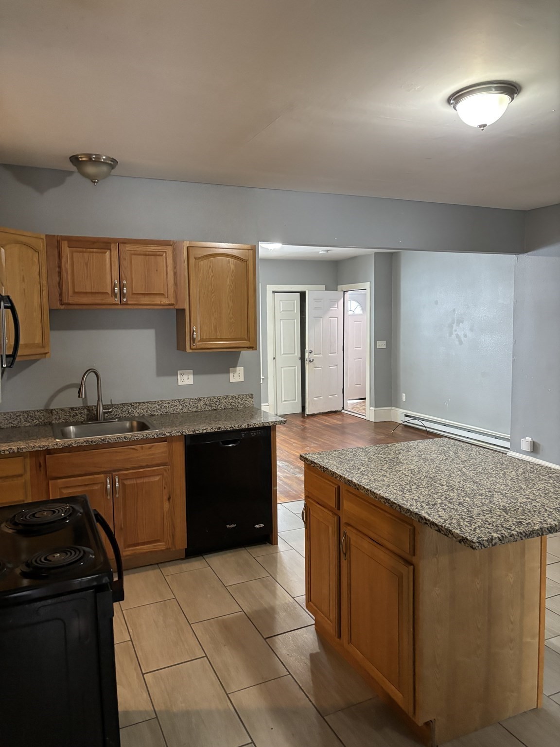 32 Nassau St Property Photo 13