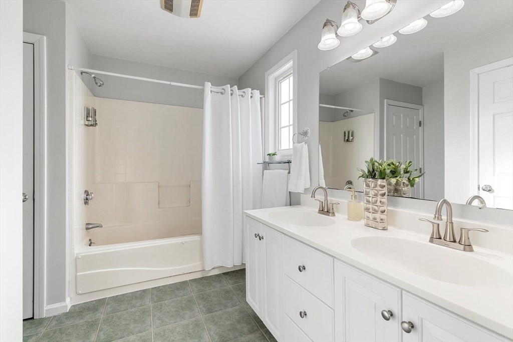 35 Tea Party Way Property Photo 7
