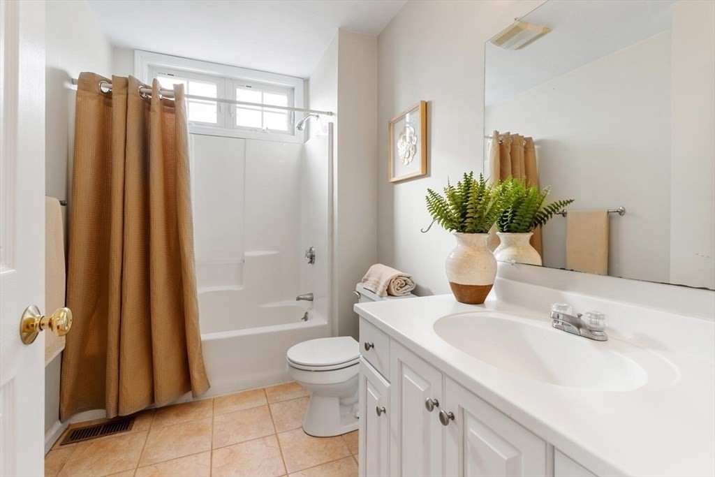 35 Tea Party Way Property Photo 11