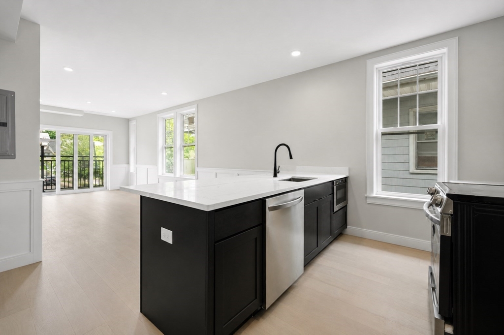 1004-b Broadway # B Property Photo 3