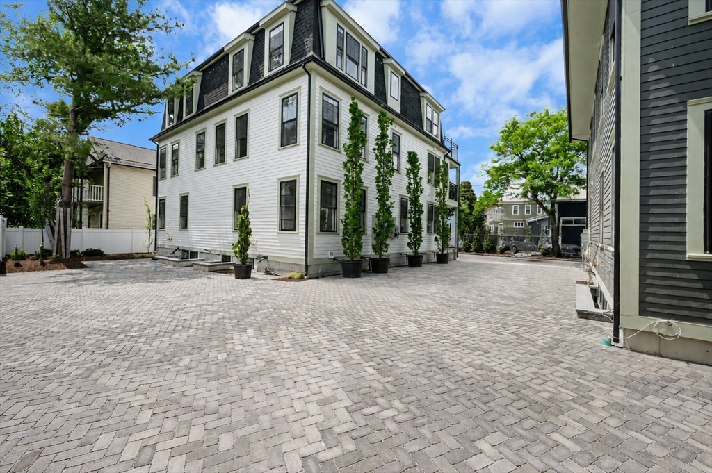 1004-b Broadway # B Property Photo 4