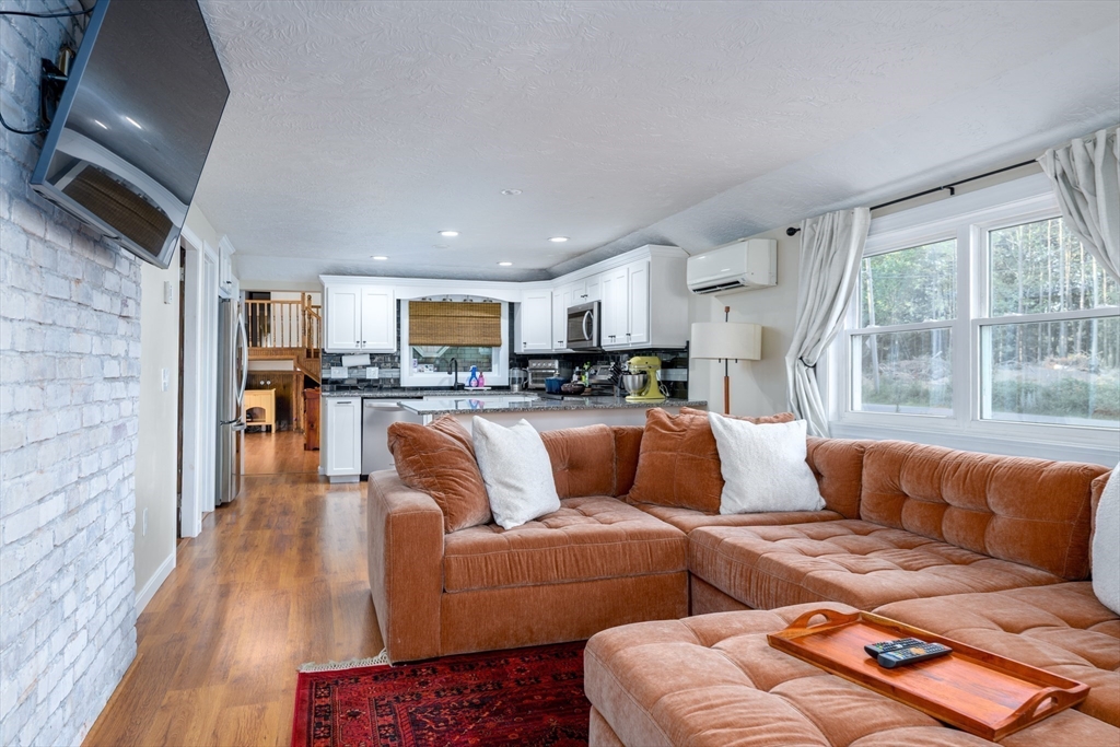 1 Pine Lane Property Photo 10