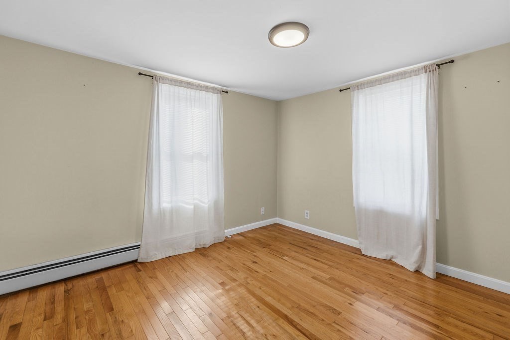 66 Middle Rd Property Photo 17