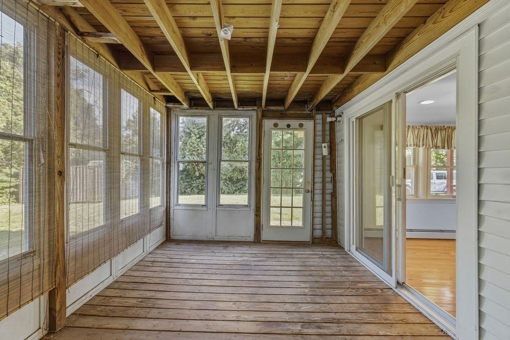 66 Middle Rd Property Photo 20