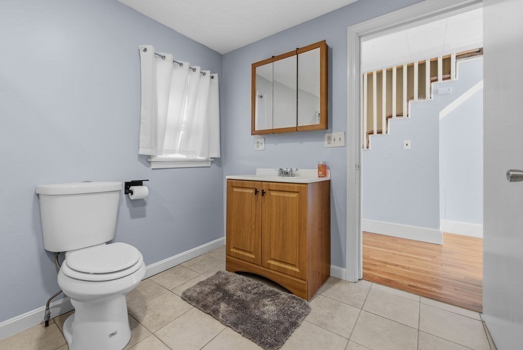 66 Middle Rd Property Photo 32