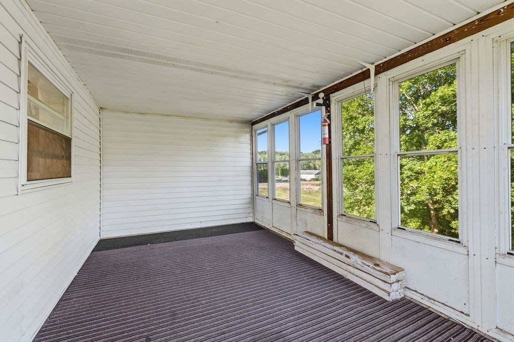 66 Middle Rd Property Photo 38