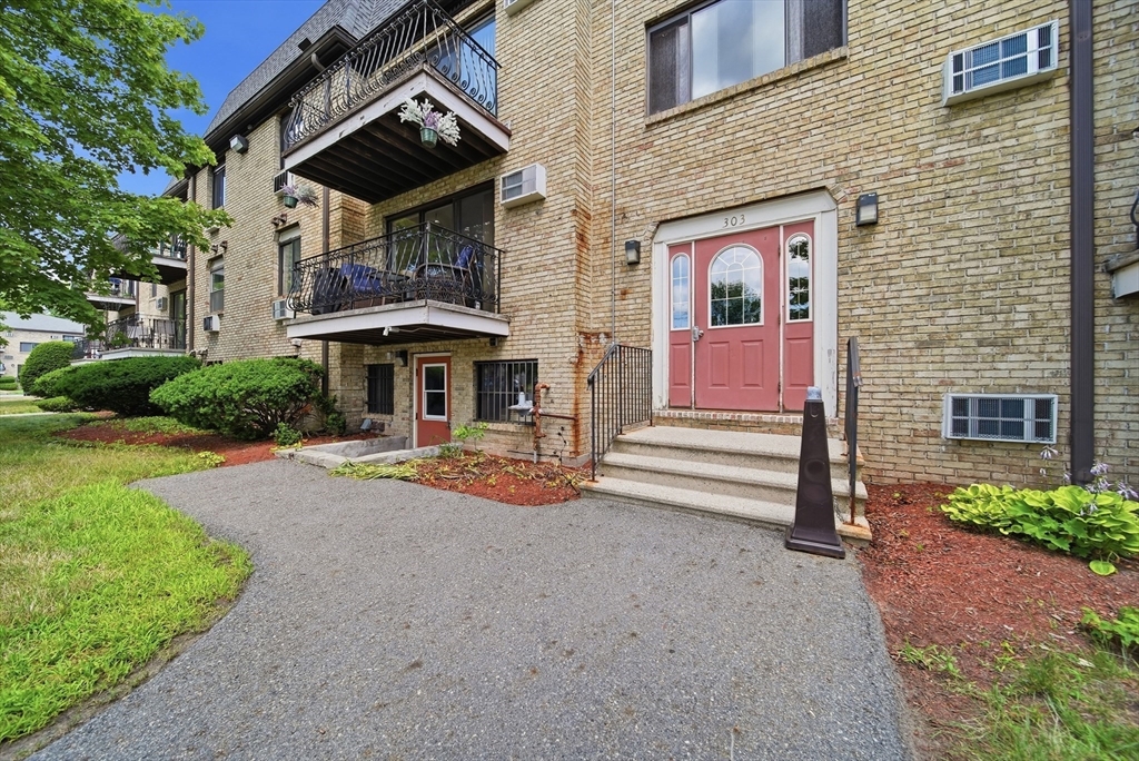 303 Pawtucket Blvd # 14 Property Photo 5