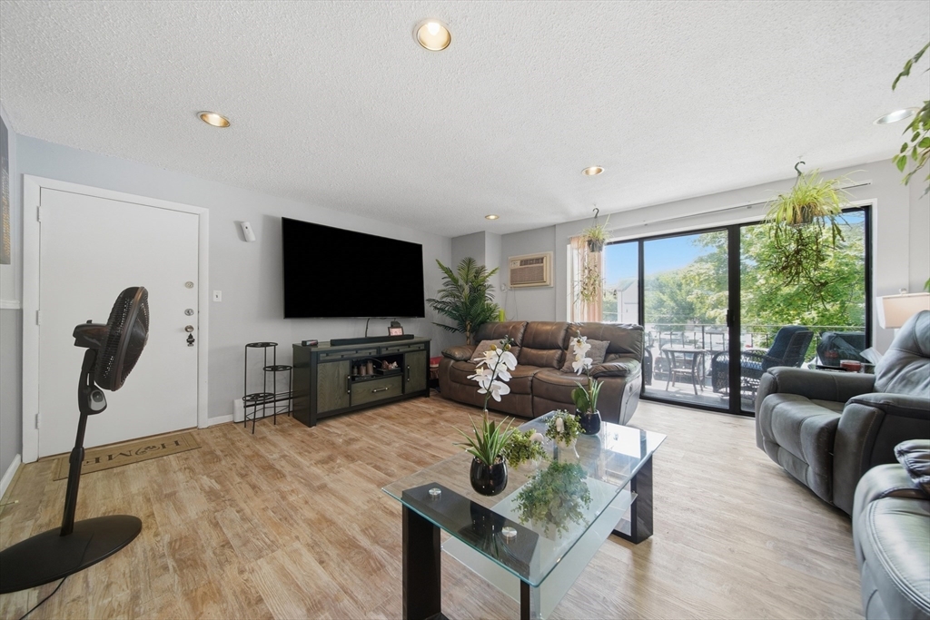 303 Pawtucket Blvd # 14 Property Photo 7