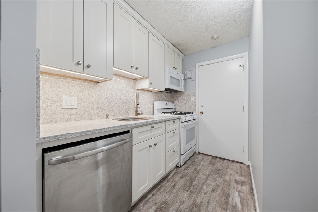303 Pawtucket Blvd # 14 Property Photo 10