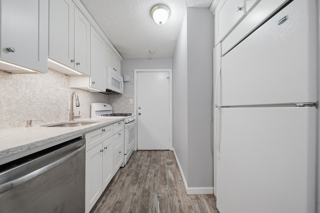 303 Pawtucket Blvd # 14 Property Photo 11