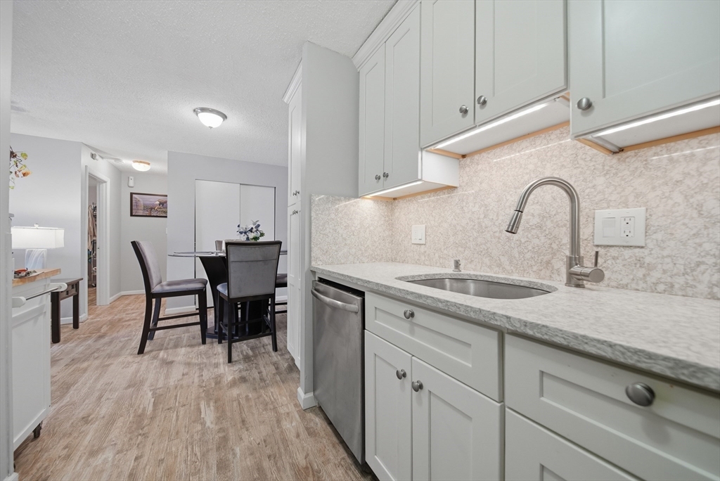 303 Pawtucket Blvd # 14 Property Photo 12