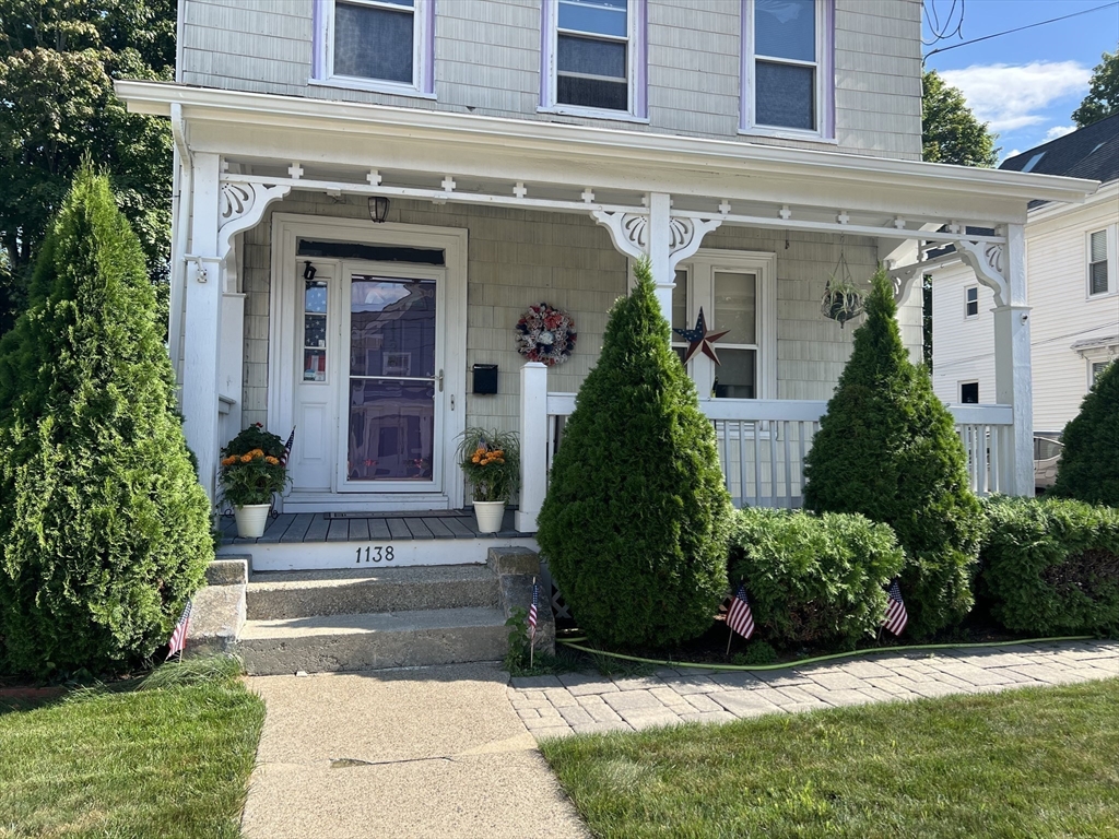 1138 Adams St Property Photo 2