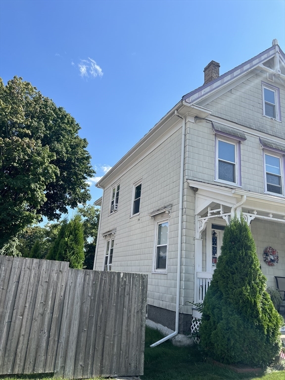 1138 Adams St Property Photo 15