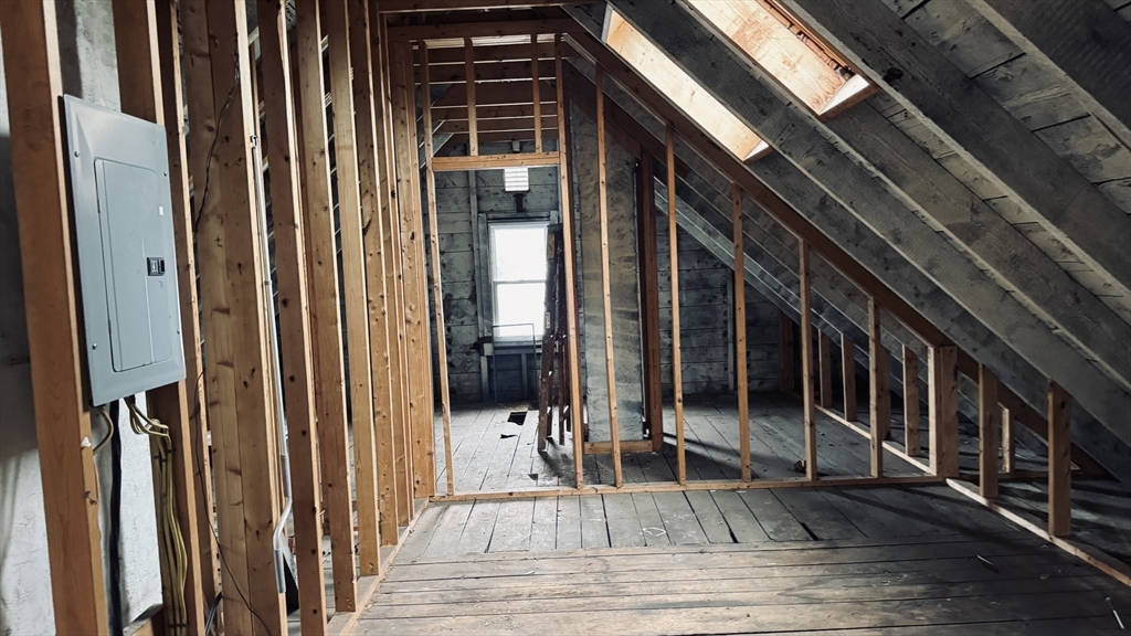 1138 Adams St Property Photo 22