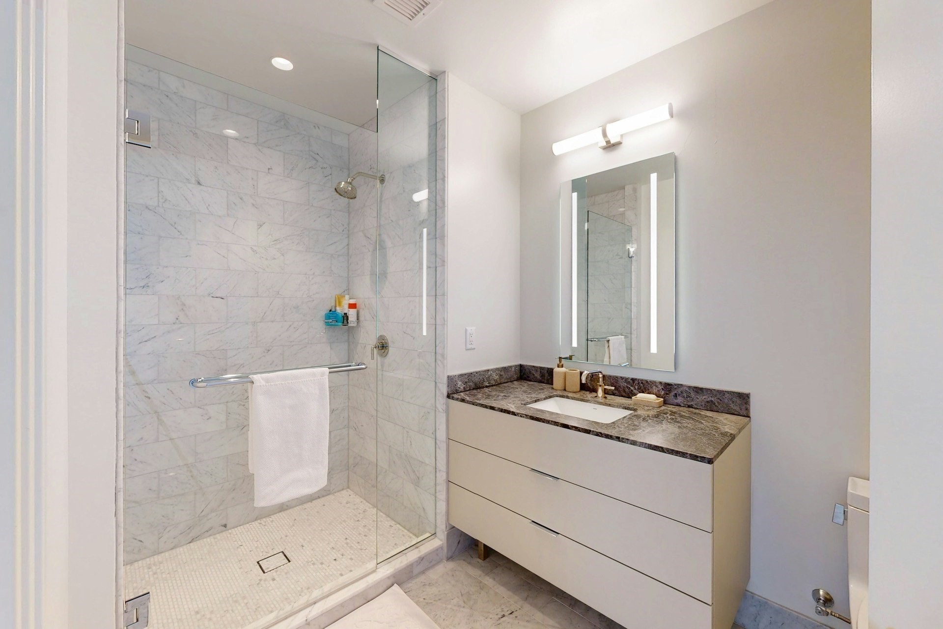 240 Devonshire St # U3912 Property Photo 28