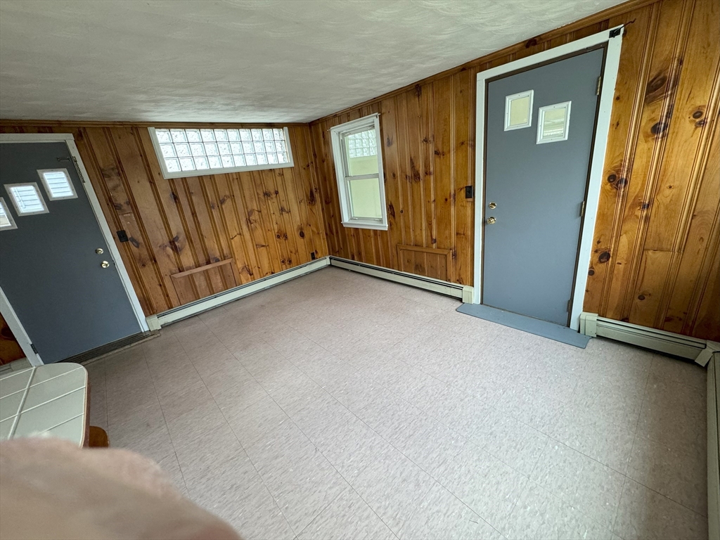 78 French Ave Property Photo 3