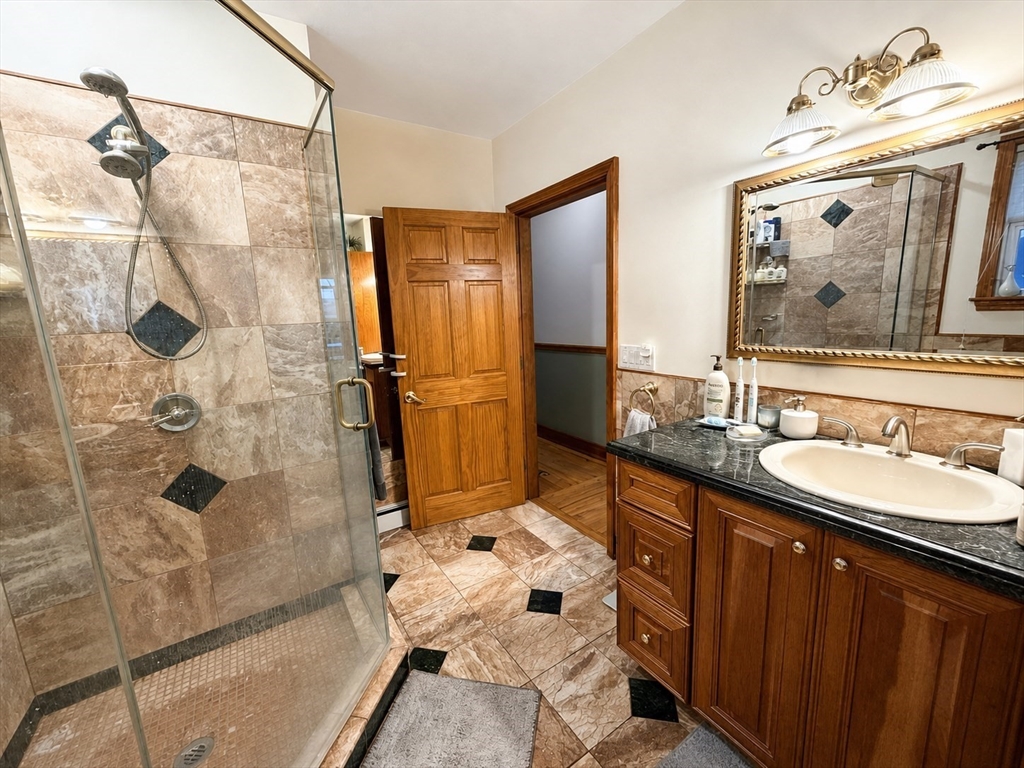 727 East 3rd St # 1 Property Photo 19