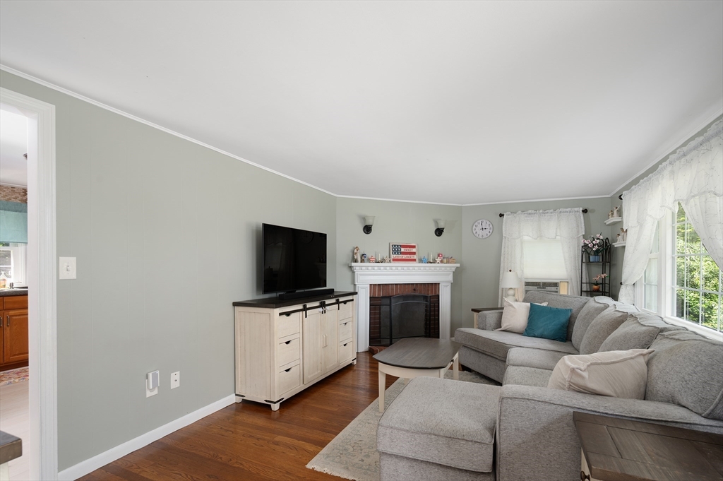 22 Clyde St Property Photo 3