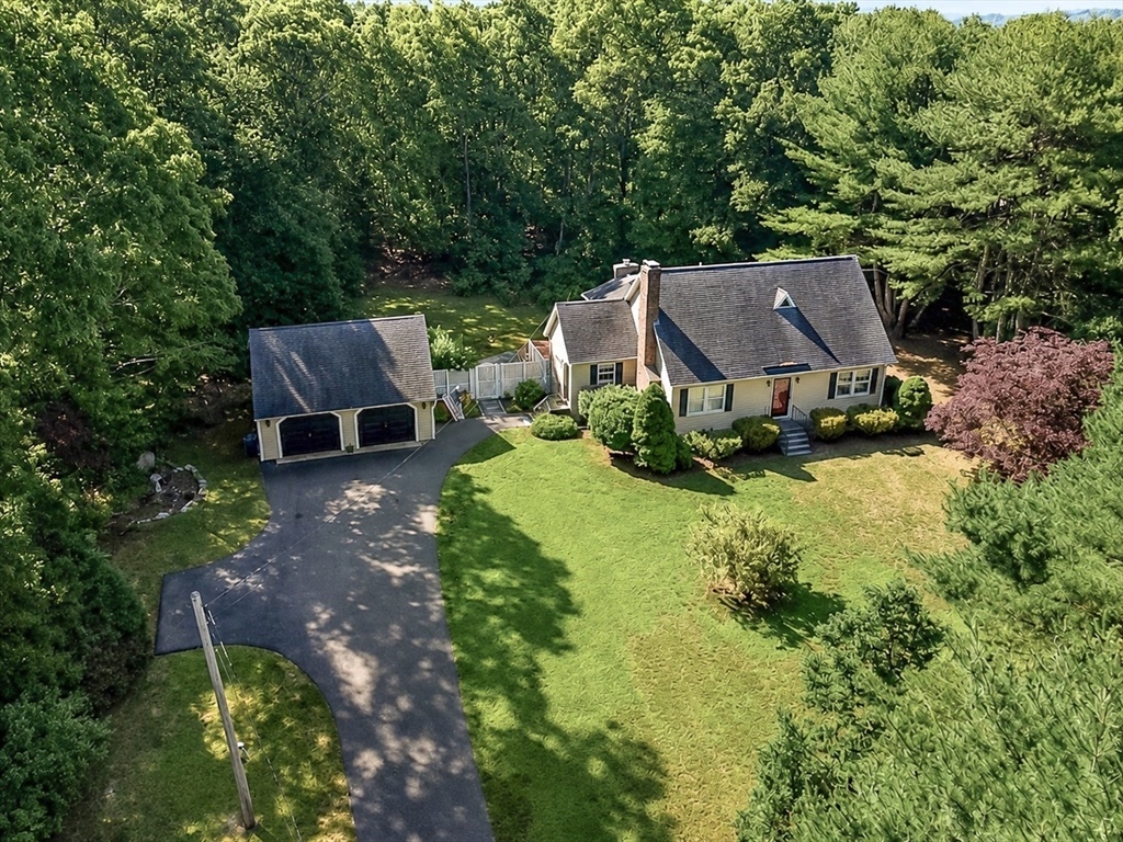 83 Stoney Hollow Rd Property Photo 1