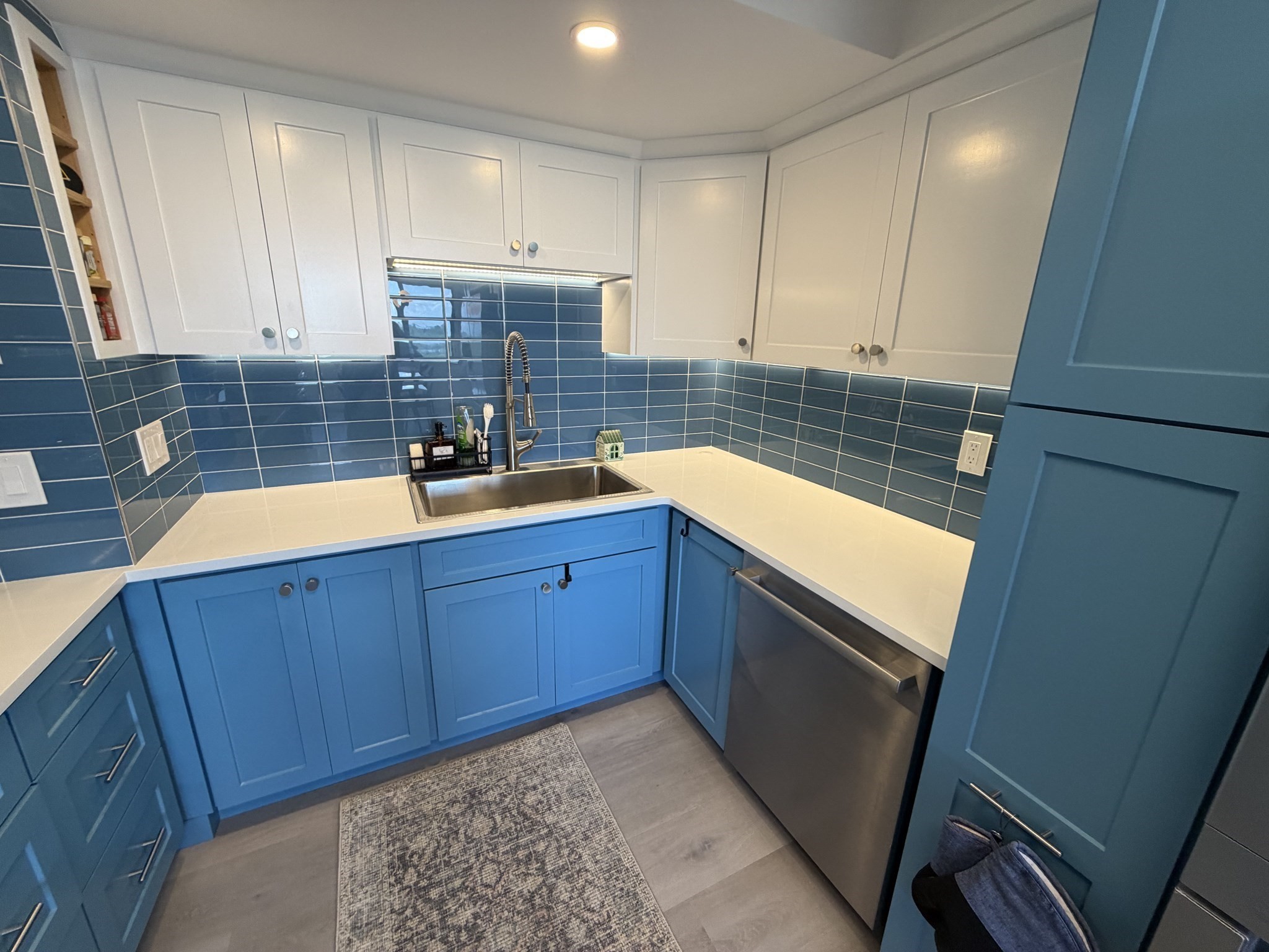 250 Hammond Pond Parkway # 1207s Property Photo 5