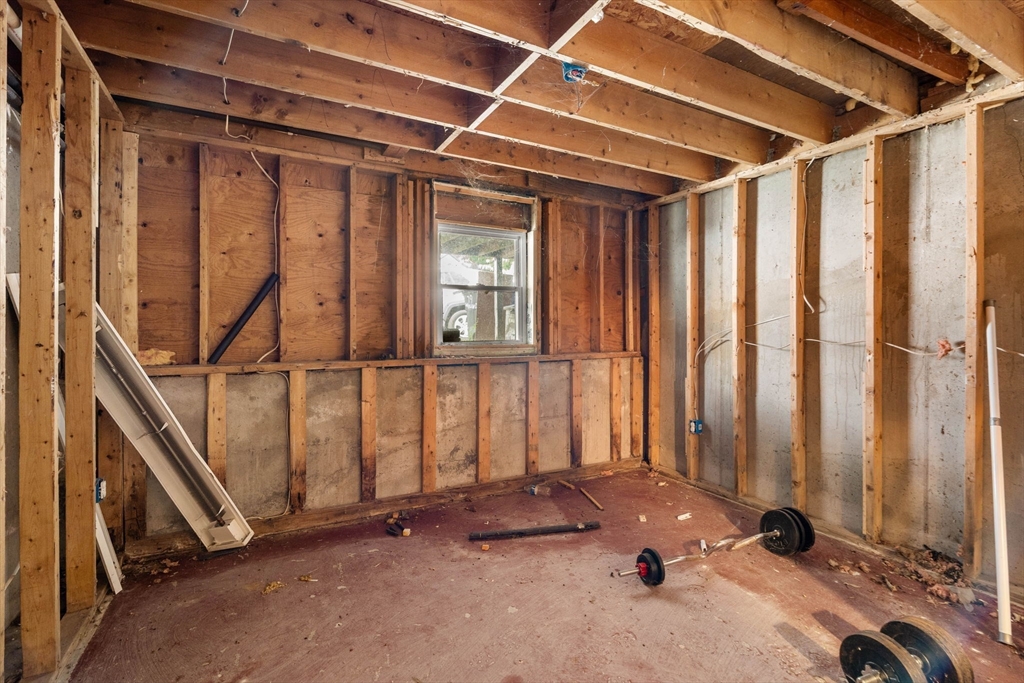 81 Wayland St Property Photo 26