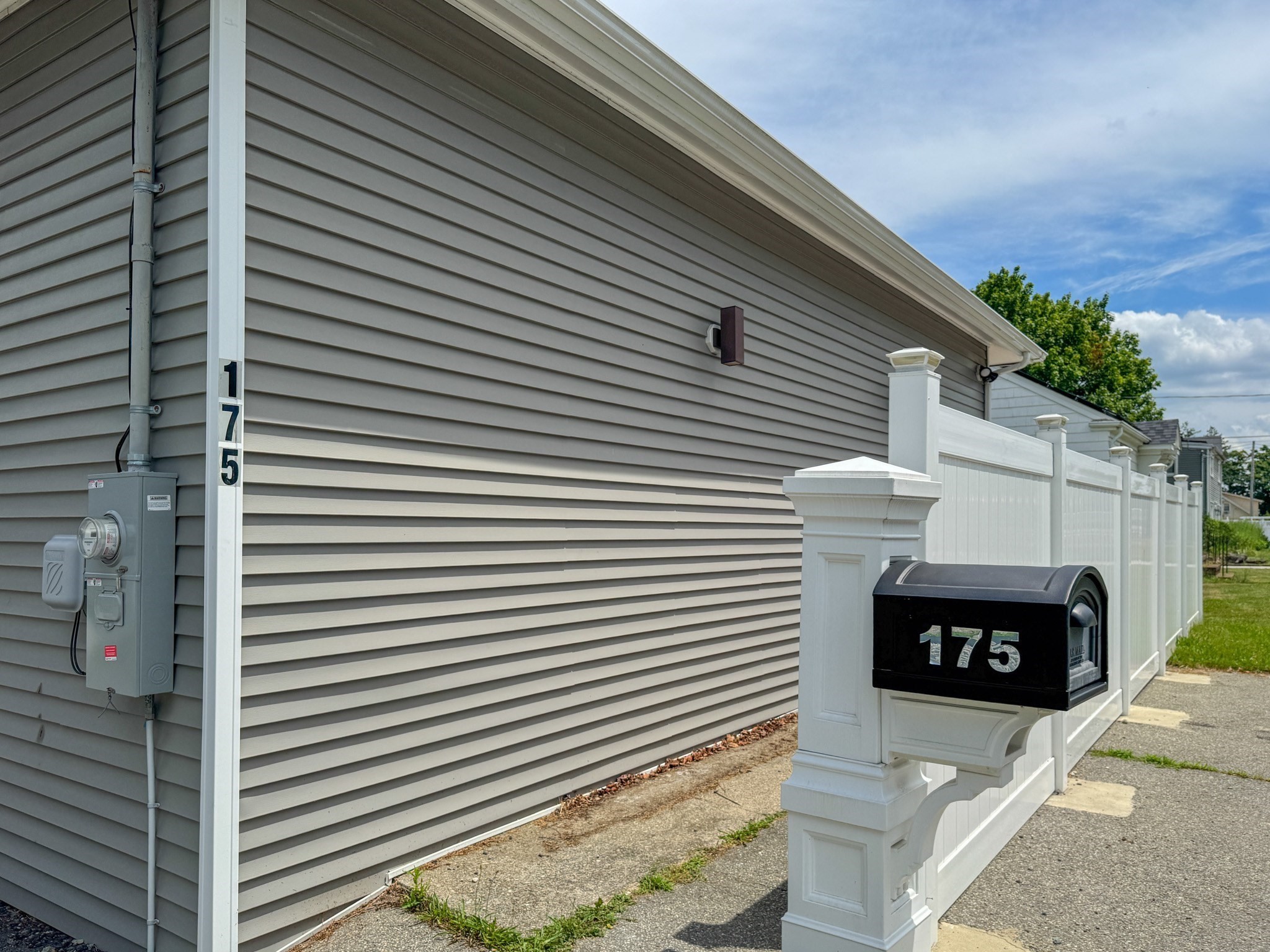 175 Wilbur Ave Property Photo 3