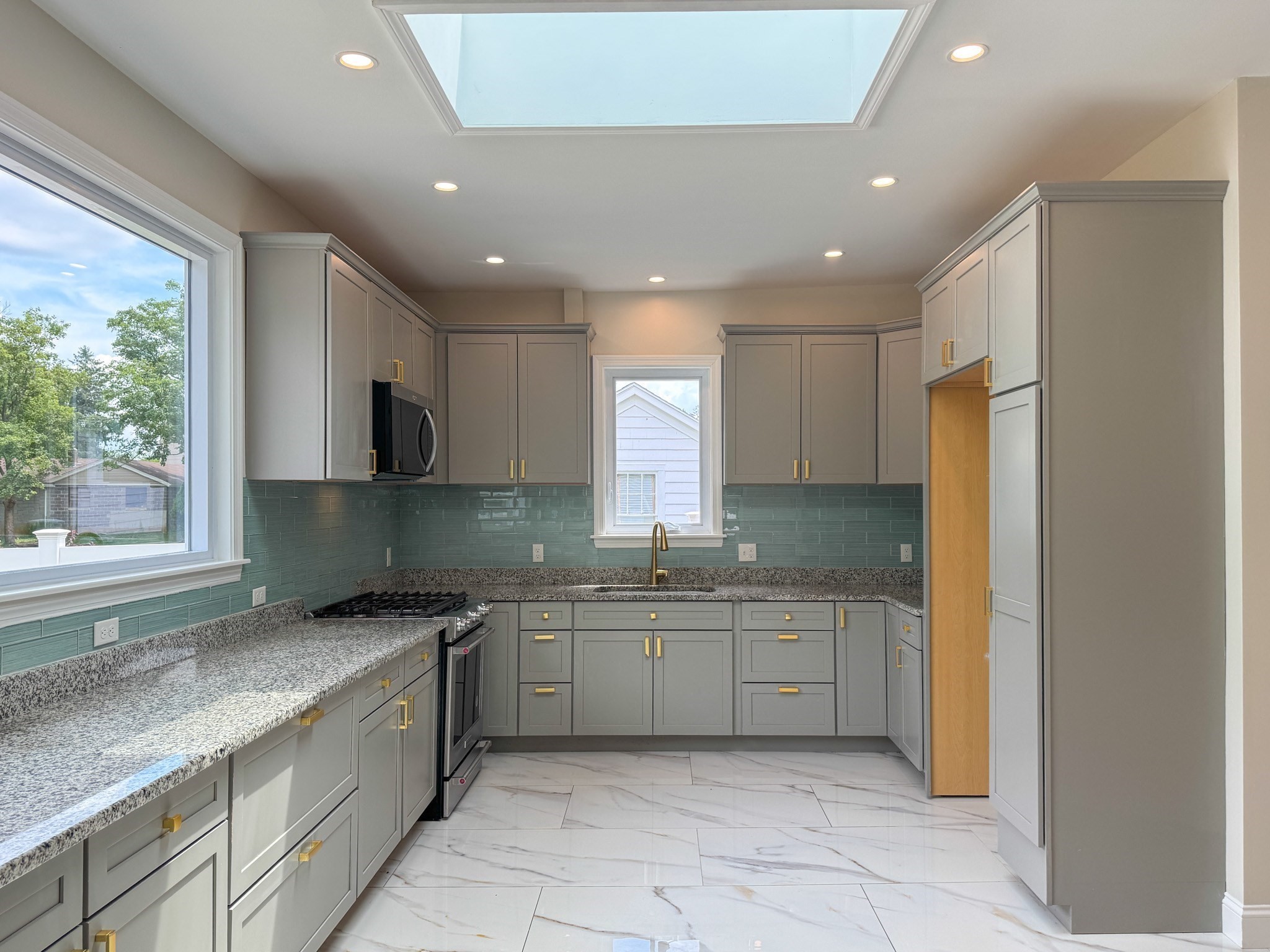 175 Wilbur Ave Property Photo 8