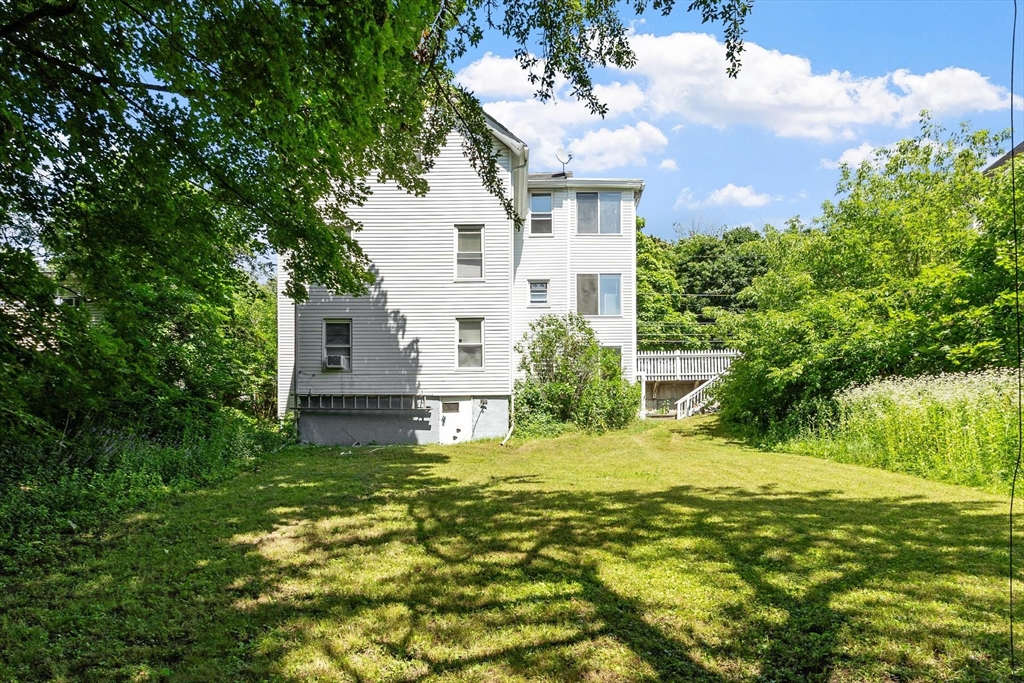 205 Pine St Property Photo 4