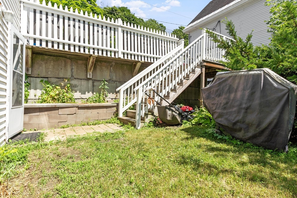205 Pine St Property Photo 6
