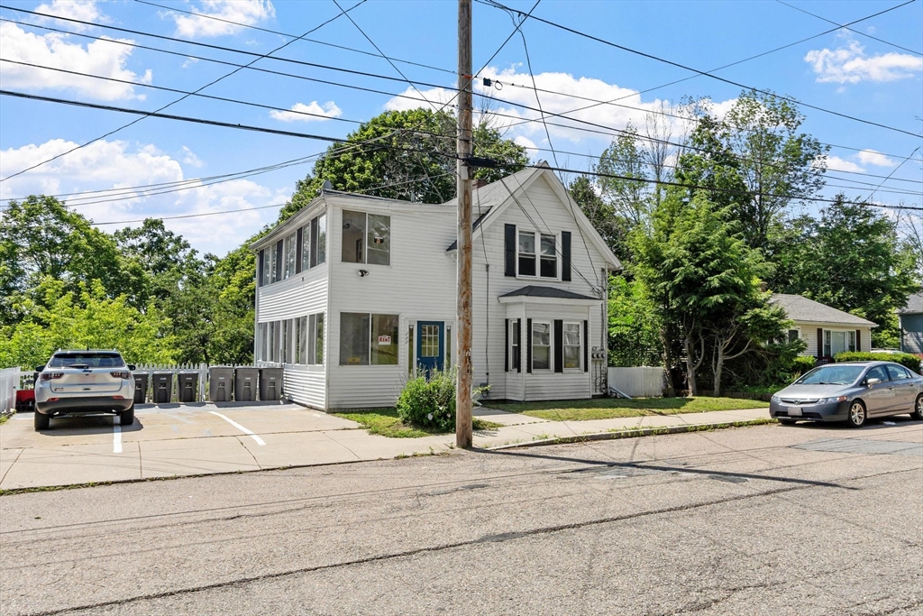 205 Pine St Property Photo 7