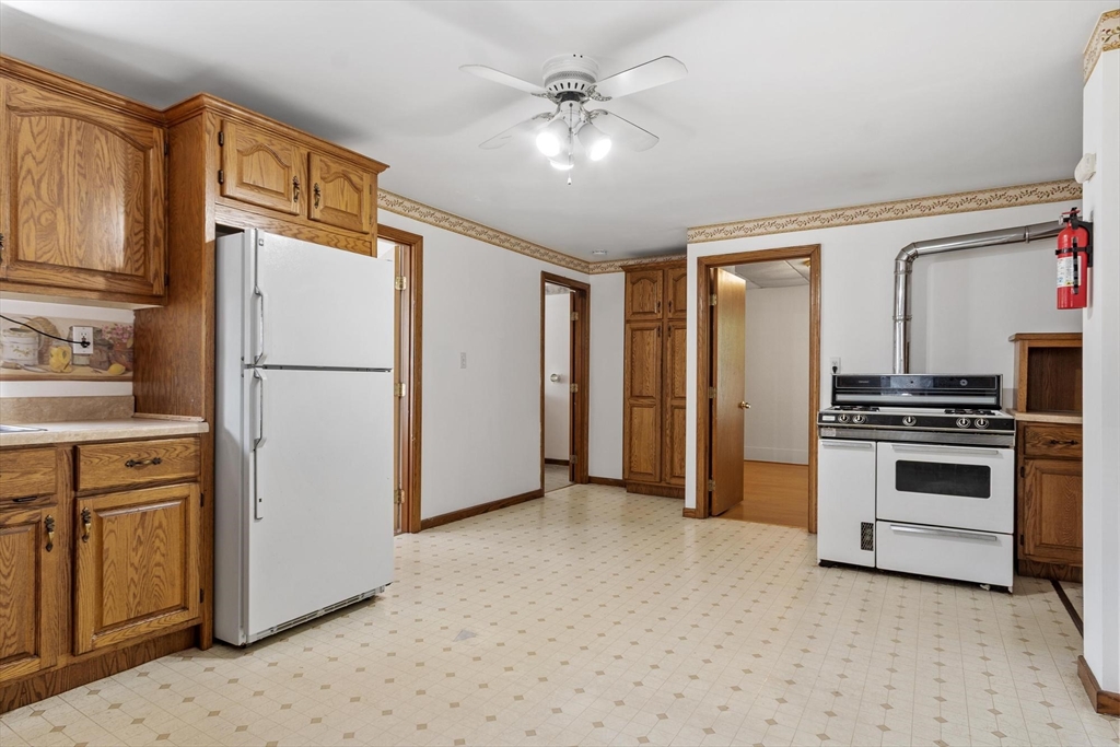 205 Pine St Property Photo 11