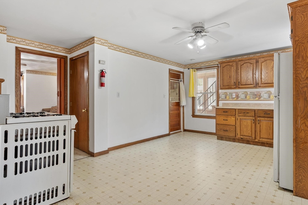 205 Pine St Property Photo 12