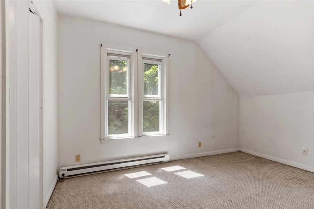 205 Pine St Property Photo 28