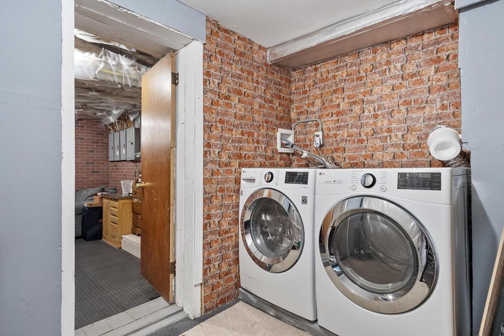 205 Pine St Property Photo 40