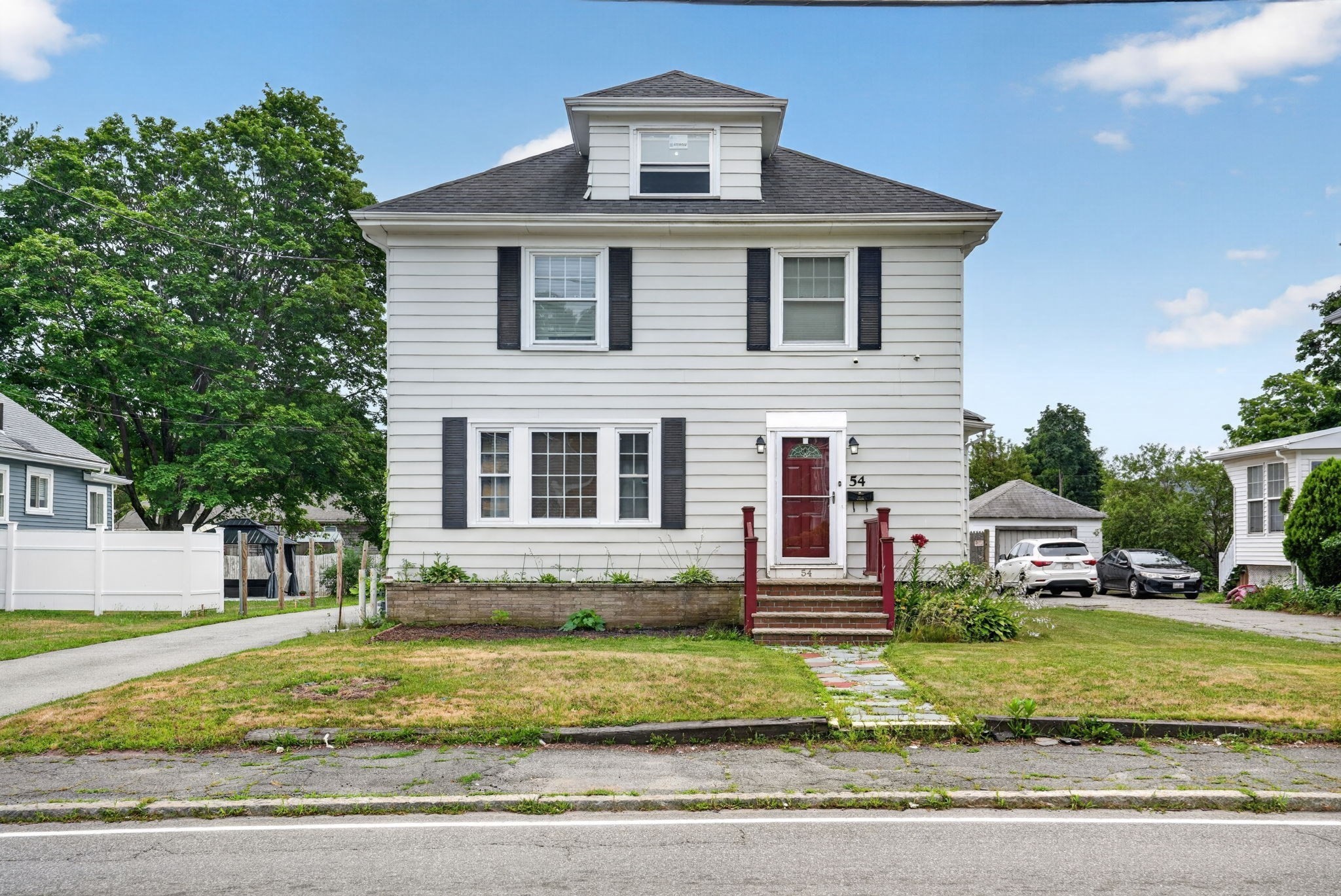 54 Oak St Property Photo 2